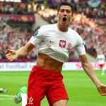 Robert Lewandowski celebrates